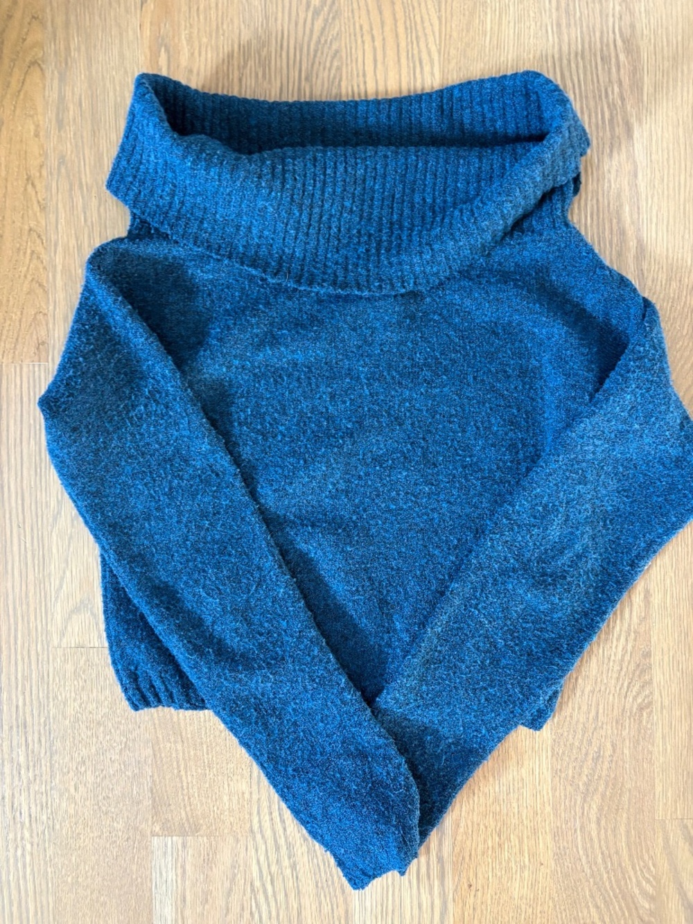 Silence Noise XS Blue Off the Shoulder Sweater